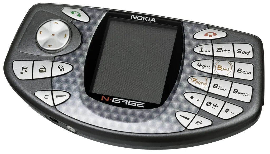 Nokia N-Gage phone and game deck