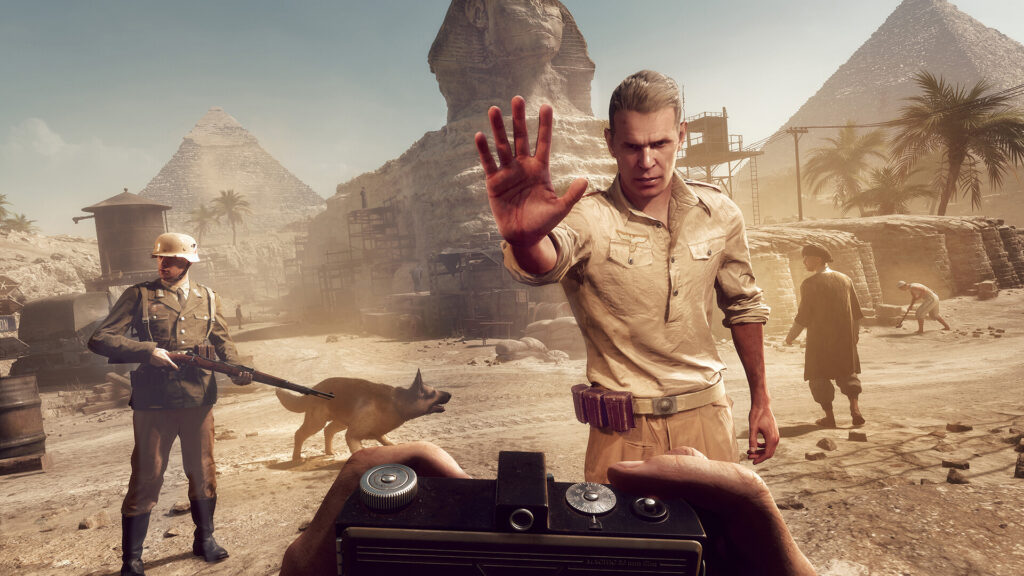 Indiana Jones steekt zijn hand op bij de piramides van Gizeh